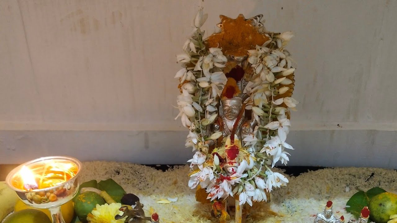 మా ఇంట్లో మల్లన్న 🔱 పాలు పట్టించం #mallanna #komuravellimallanna @jyothitipraboina_vlogs 