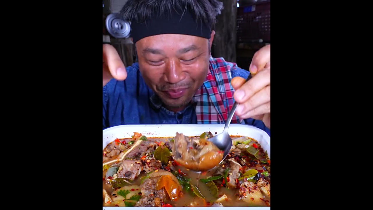 Korean style chicken masala curry challenge with rice @chachachini-b8e spicy green vegetable eat