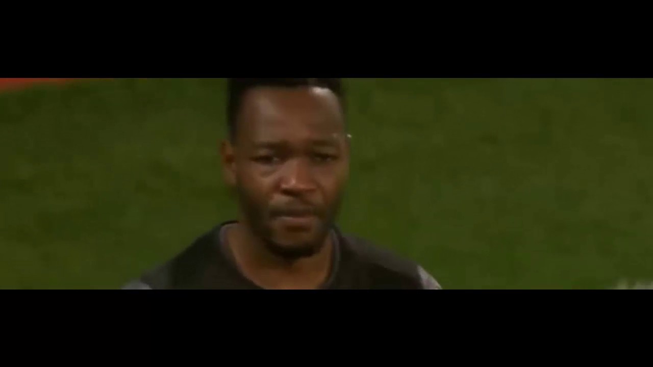 Steve Mandanda amazing save vs Philippe Coutinho 29/10/2016