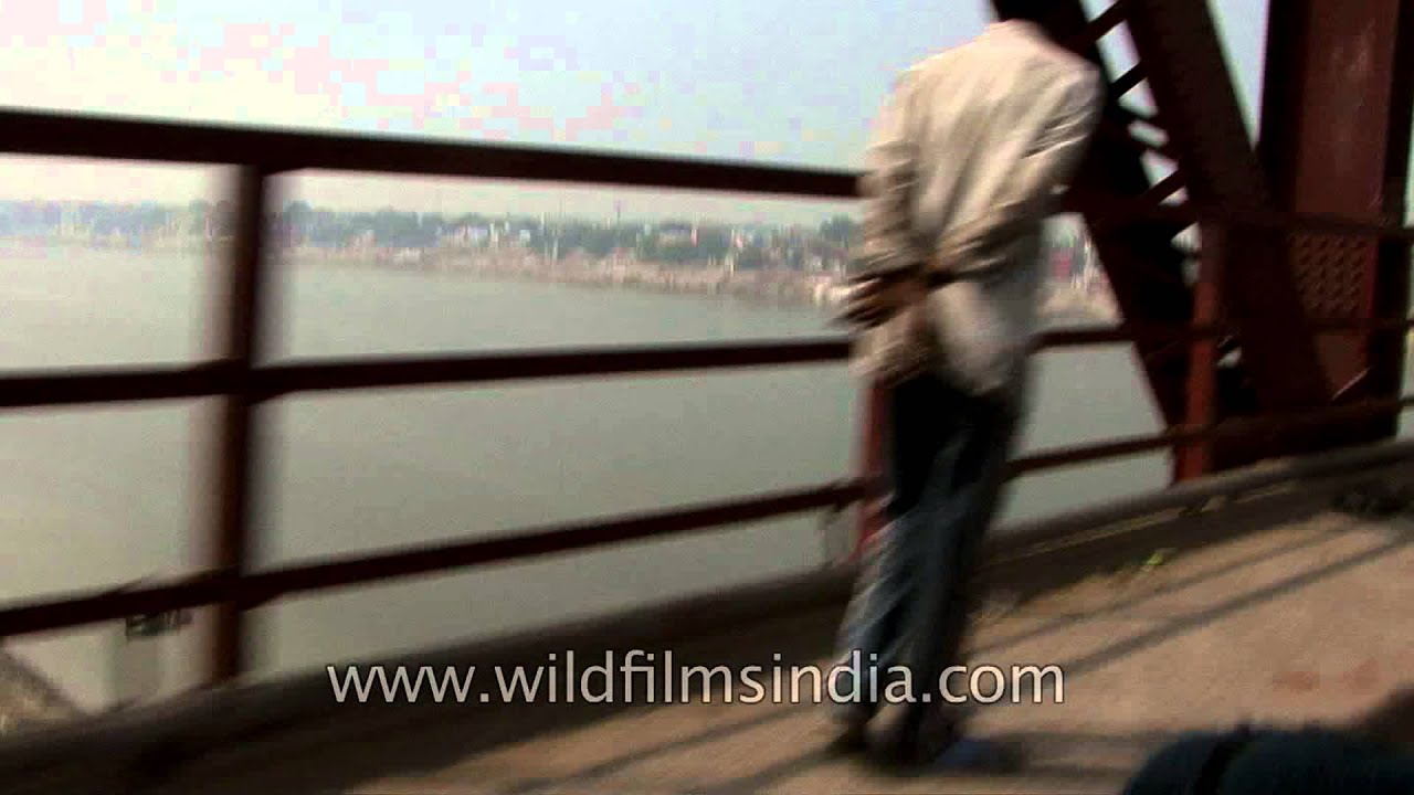 Driving through the upper deck of Malviya Bridge, Varanasi