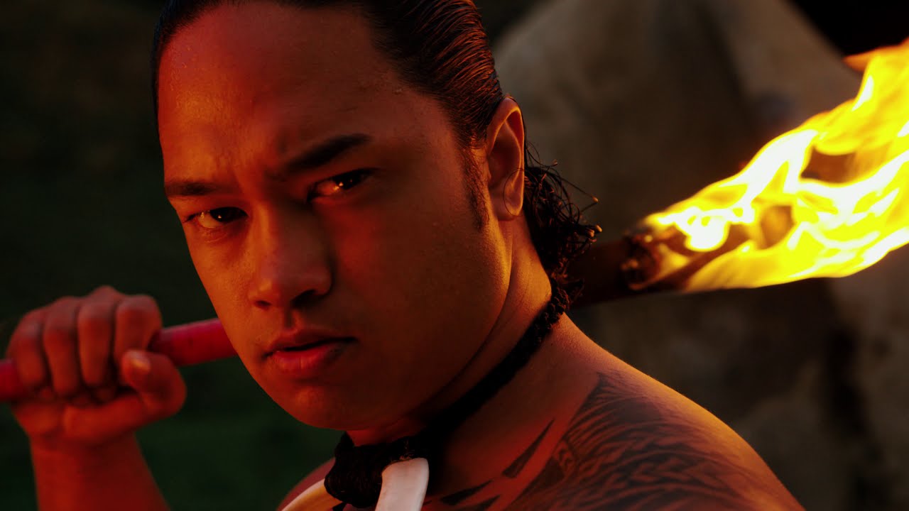 Epic Hawaii Fire Dancing in 4K/240FPS
