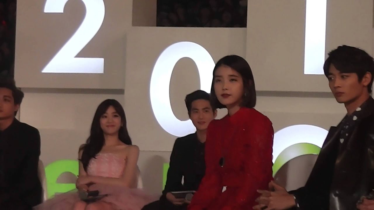 131114 IU Sitting at Melon Music Award