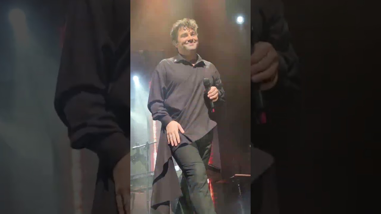 Joe Mcelderry, Hero, Live in 2025. 25.10.25, Customs House, Show 2