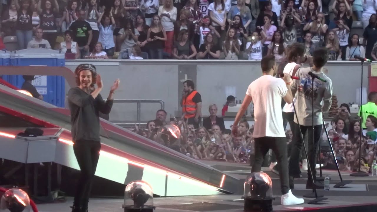 THROUGH THE DARK - Düsseldorf 02/07/2014 One Direction LIVE