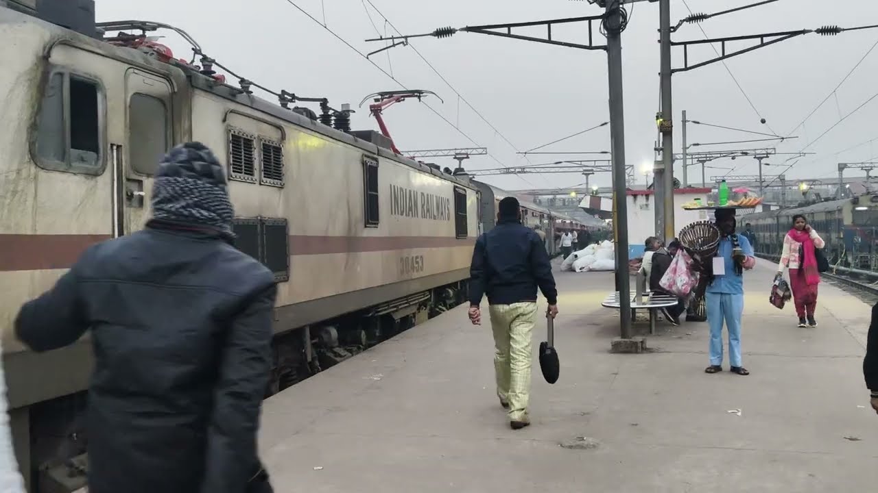 Bhagalpur Anand vihar vikramshila Departing from patna Junction! #viral #trending #railway #shorts 