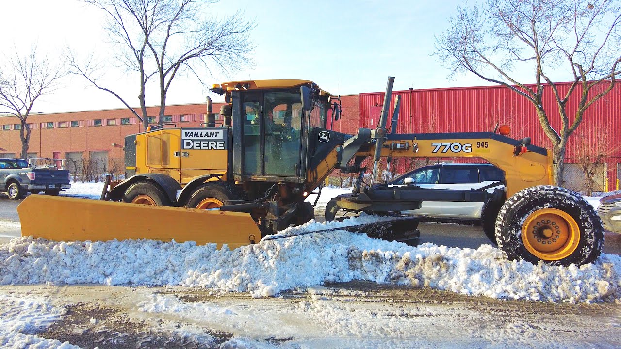 How Does Snow Removal Work in Montreal? Watch this video. [4K] #snowremoval