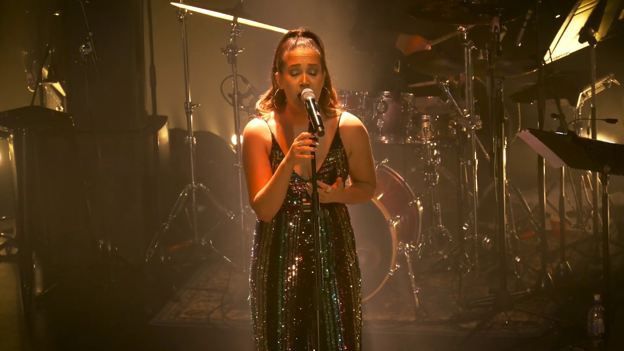 Ella Monnery - POWERHOUSE (Live Performance)