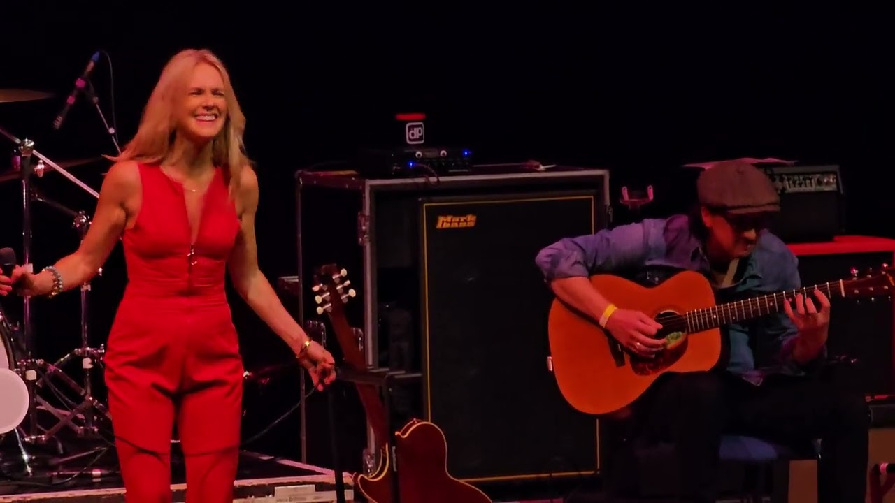 Laura Evans - Love Me Like a Man