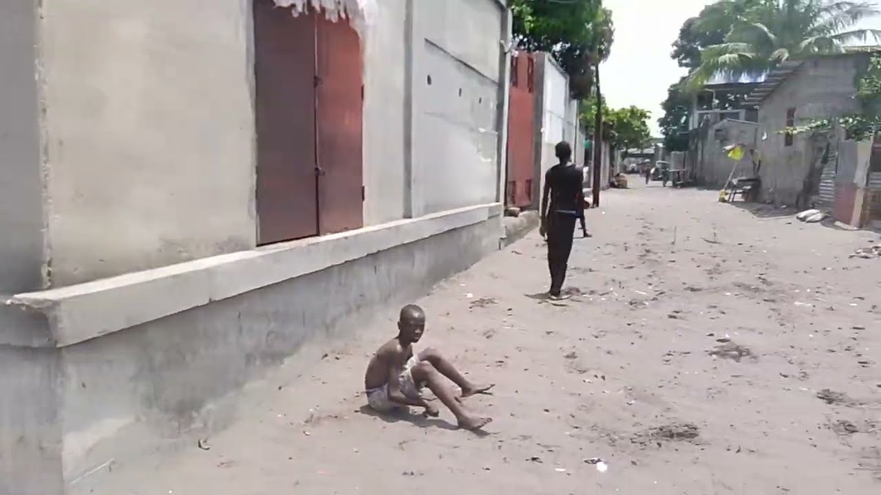 Parcelle avendre C/nsele arrêt terre jaune 10/20 prix 30.000$ adiscuter Tel+243812945006