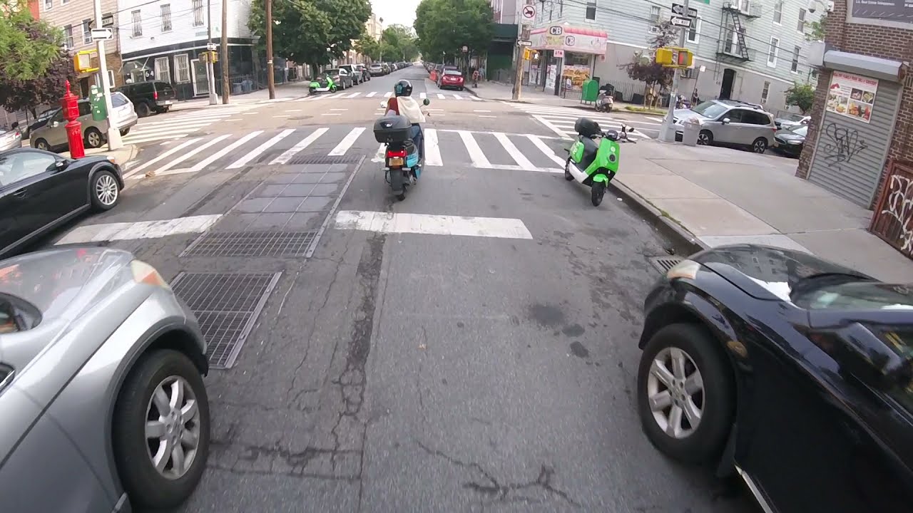 Kingsland Ave, Brooklyn - Biking NYC pov