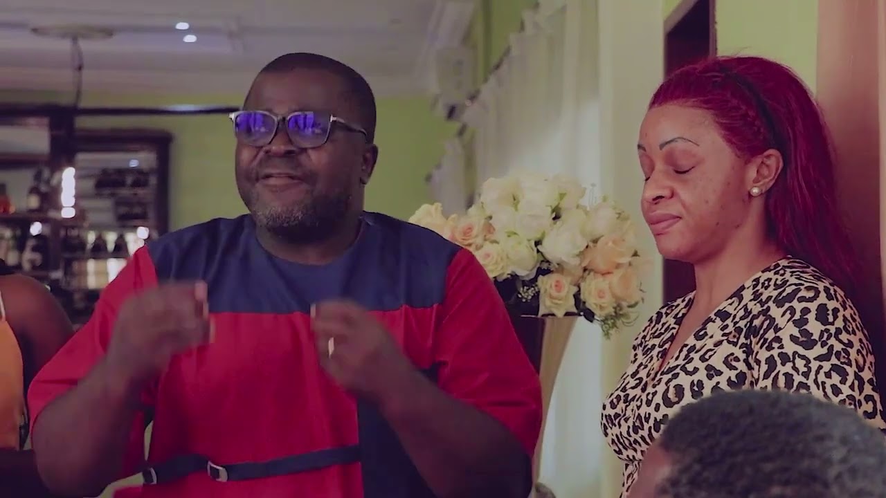 Travailler du bar pour femme n'est pas du tout facile.Trop d'abus.Edoudoua,Promesse,Moaminga et Dijo