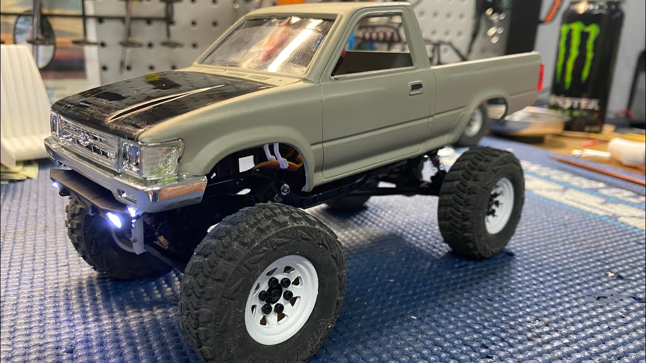 Toyota Hard Body On The SCX24! How To Mount! Plus A Huge Crawling Mod!
