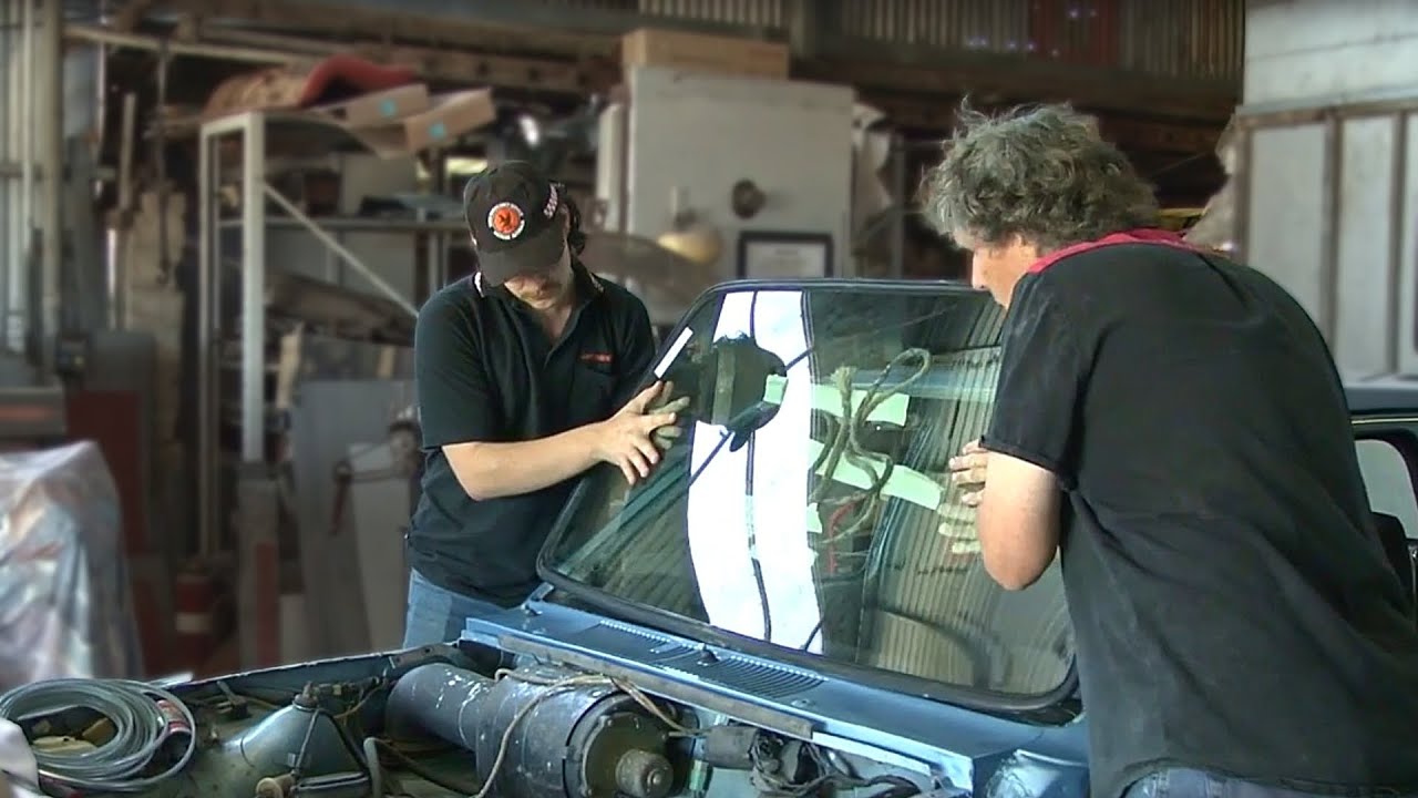 How to fit a windscreen - plastic locking insert type
