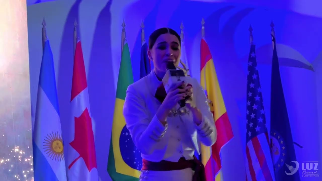Silvia Zepeda en Premiación Líderes de América 