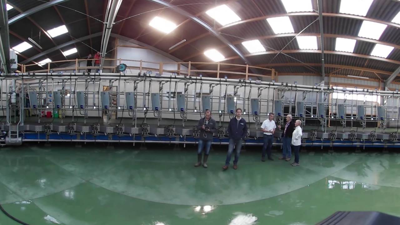 L'EARL Cabon trait les 130 laitières en 45 minutes [4K] [VR 360]