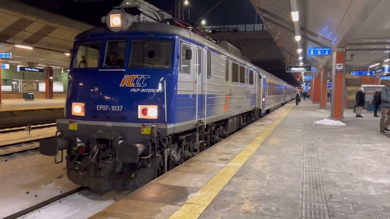 Trains at Kraków Glówny