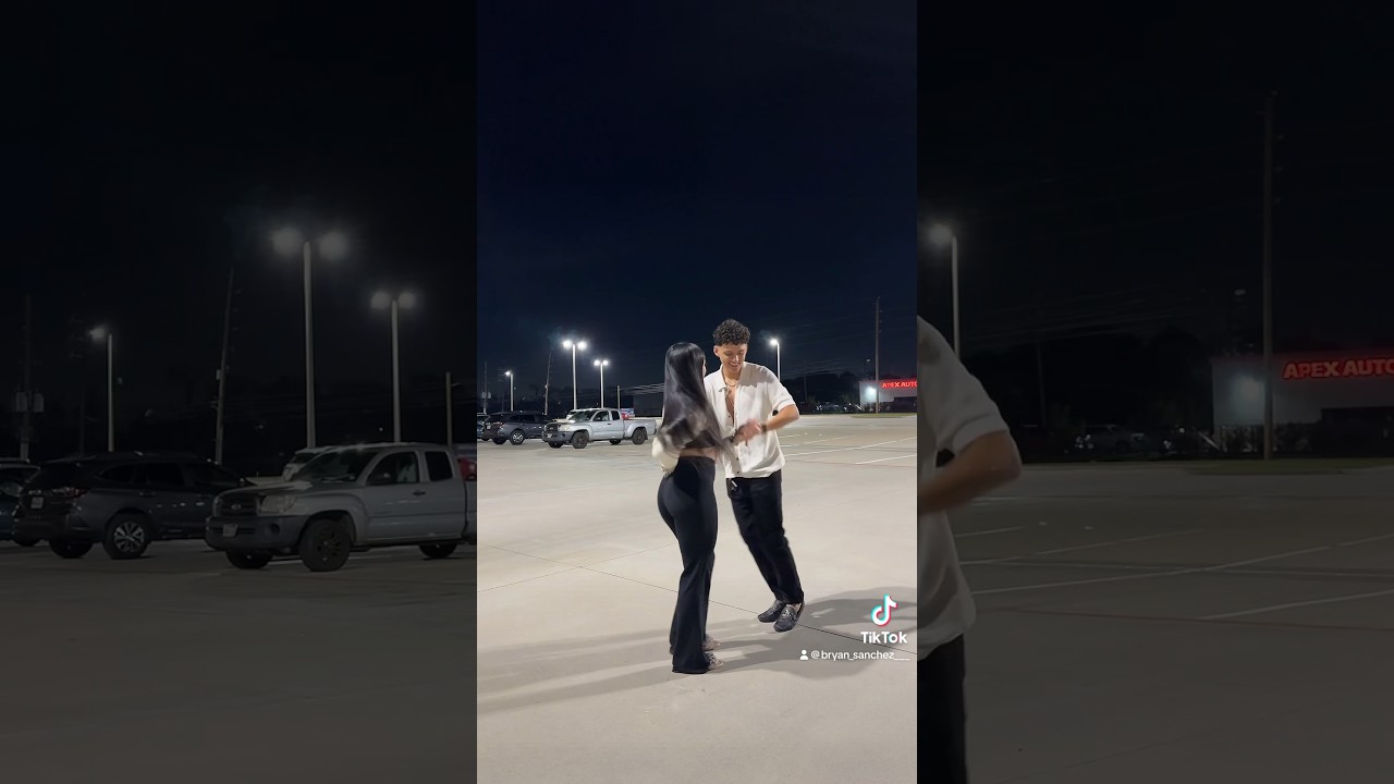 La due&ntilde;a del swing merengue dance
