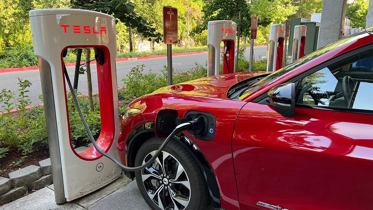 Подкаст Mach E Files, эпизод 015 — История нашего адаптера NACS в CCS.