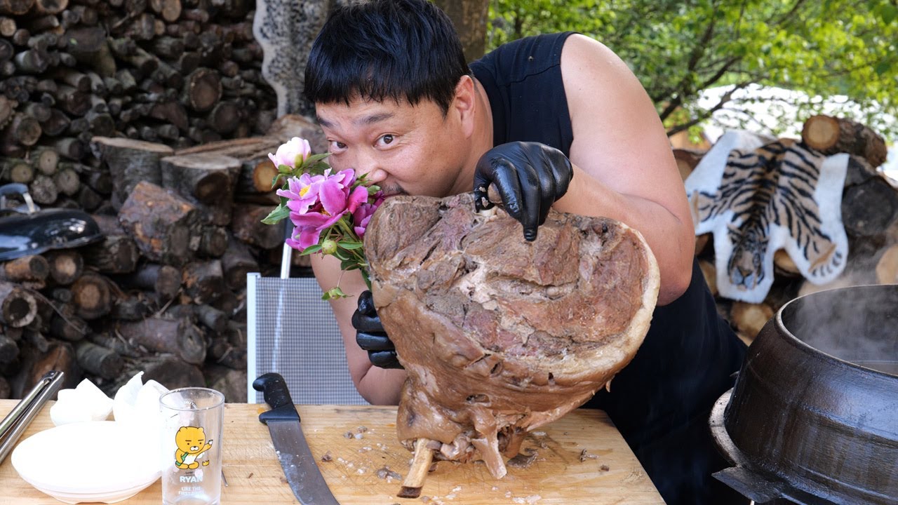 가마솥에 끓인 산적의 왕족발 feat.꽃을든산적