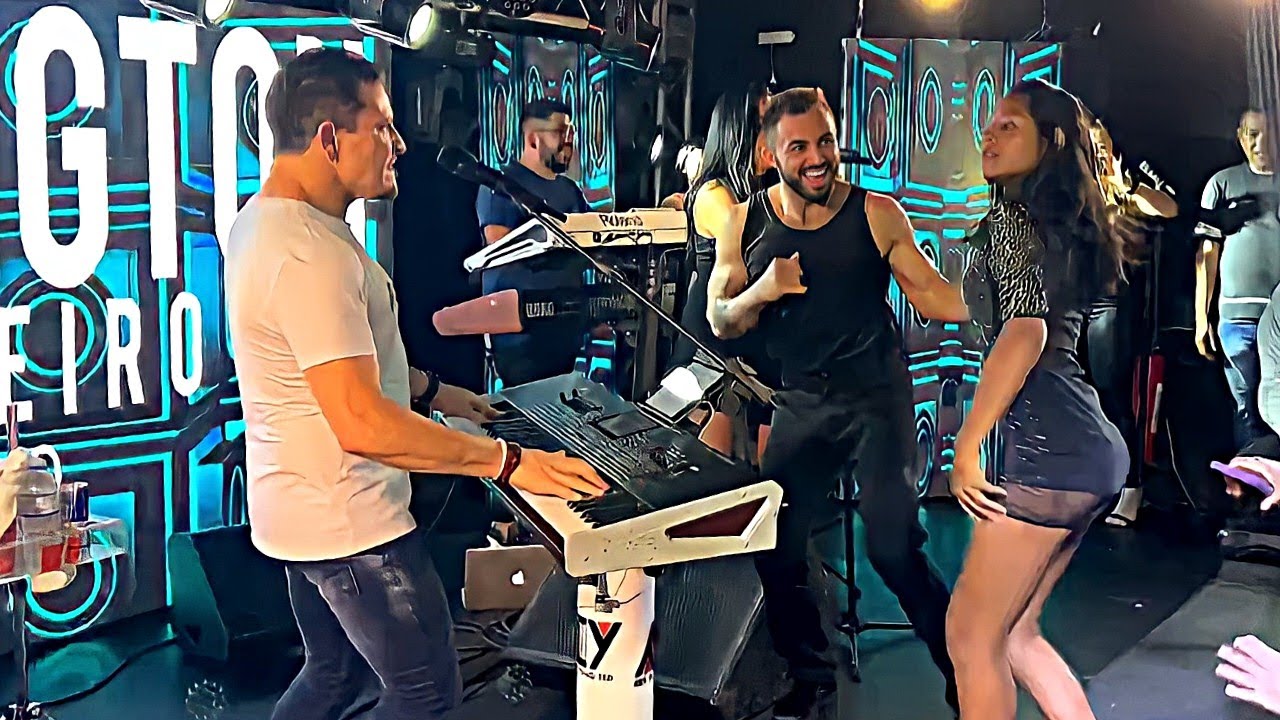 ESSA GAROTA DANÇA MUITO !!! EMPOLGANTE !!