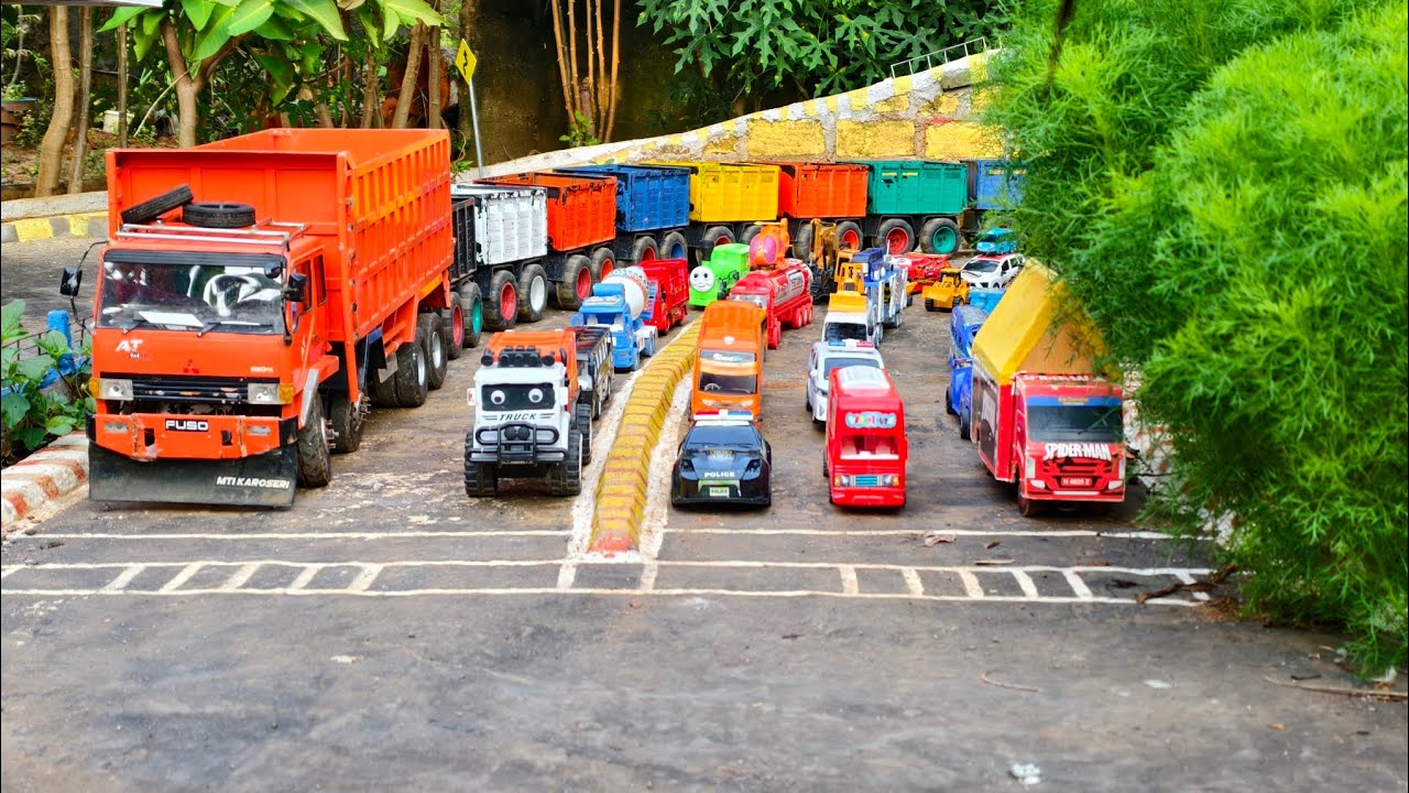 WADIDAU !!! Mobil Truk Tronton Panjang Bongkar Mainan Mobil Mobilan Truk Molen, Excavator, Ambulan 