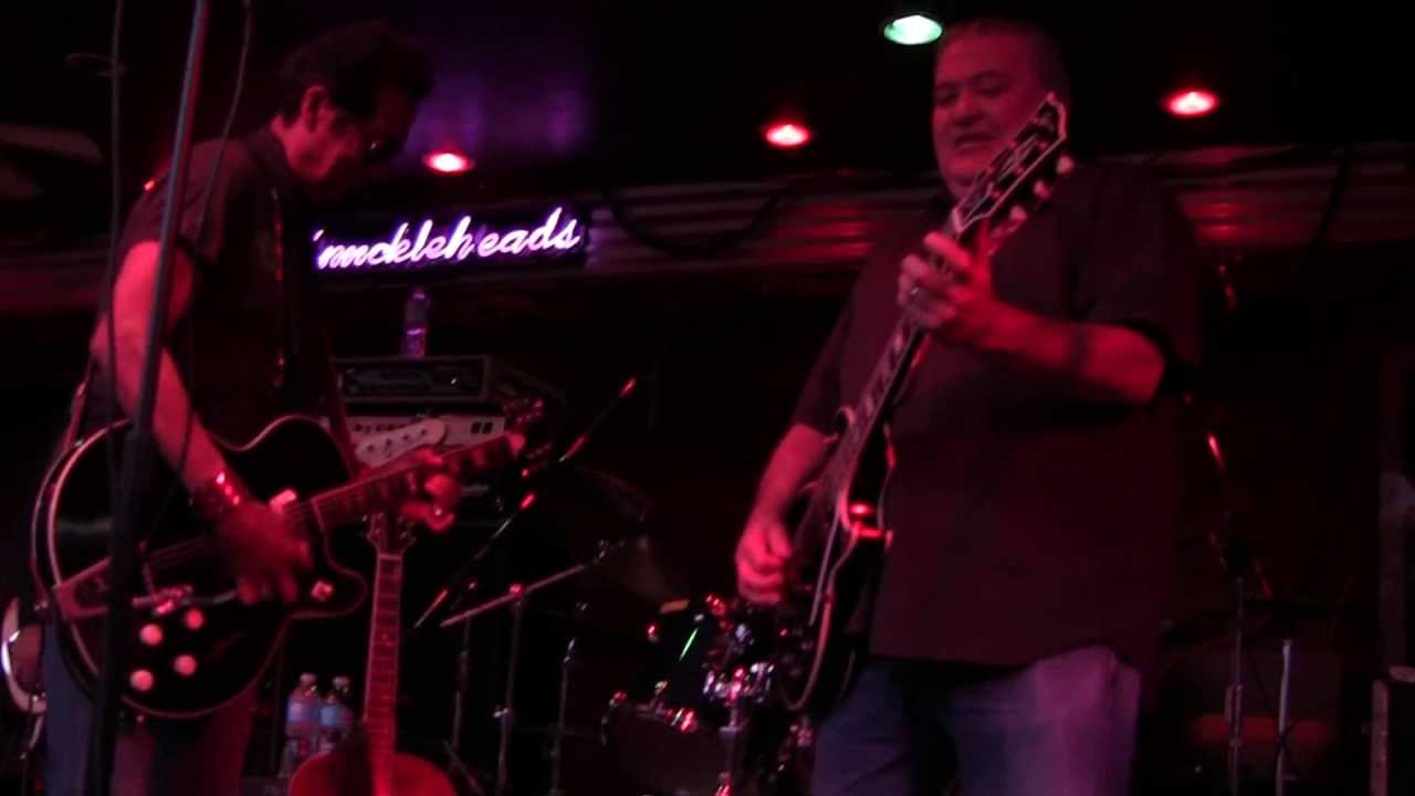 Alejandro Escovedo & David Hidalgo perform Neil Young's Like A Hurricane