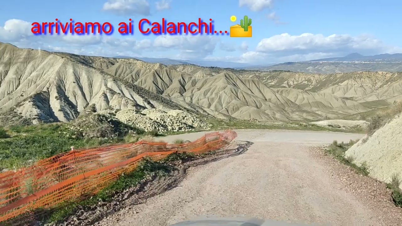 Calanchi del Cannizzola e recupero di un automobilista impantanato nel fango. Freelander 2 4x4 mud 🚙