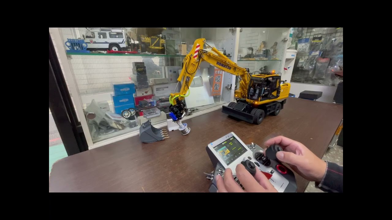 1/12 KOMATSU PW180 
