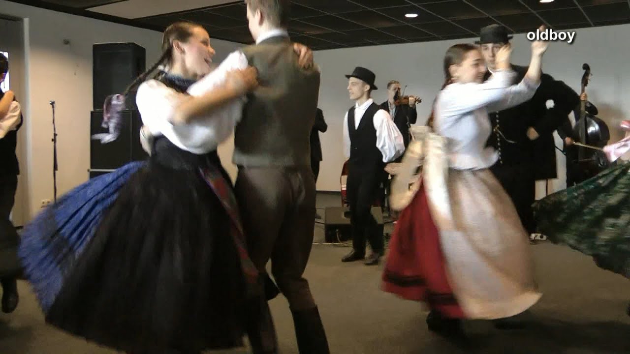 Gyöngygallér, Ezüstpityke (1) - Táncháztalálkozó