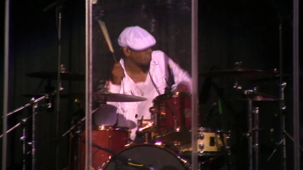 James Ross @ Mint Condition!! - Stokley Williams & Brandon Commodore - Drum Solos!! OFF THE CHAIN!!!