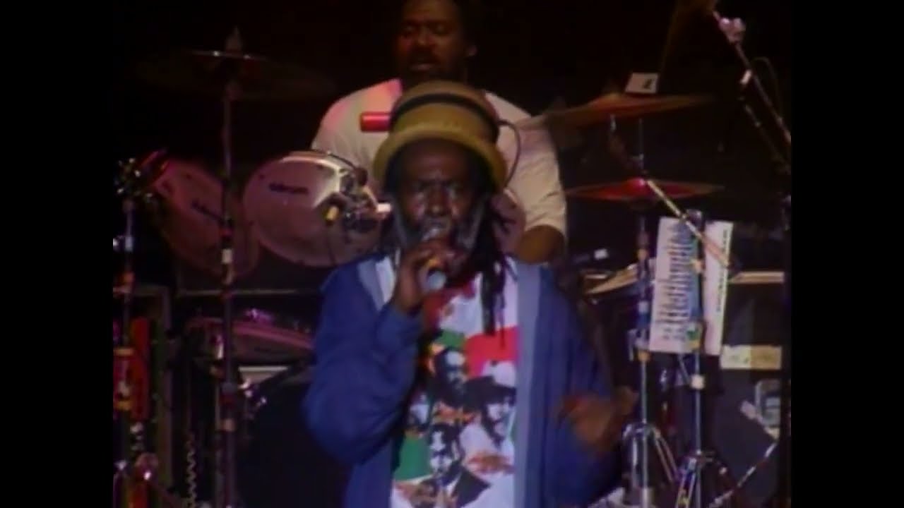 Burning Spear - Mek We Dweet ( Live )