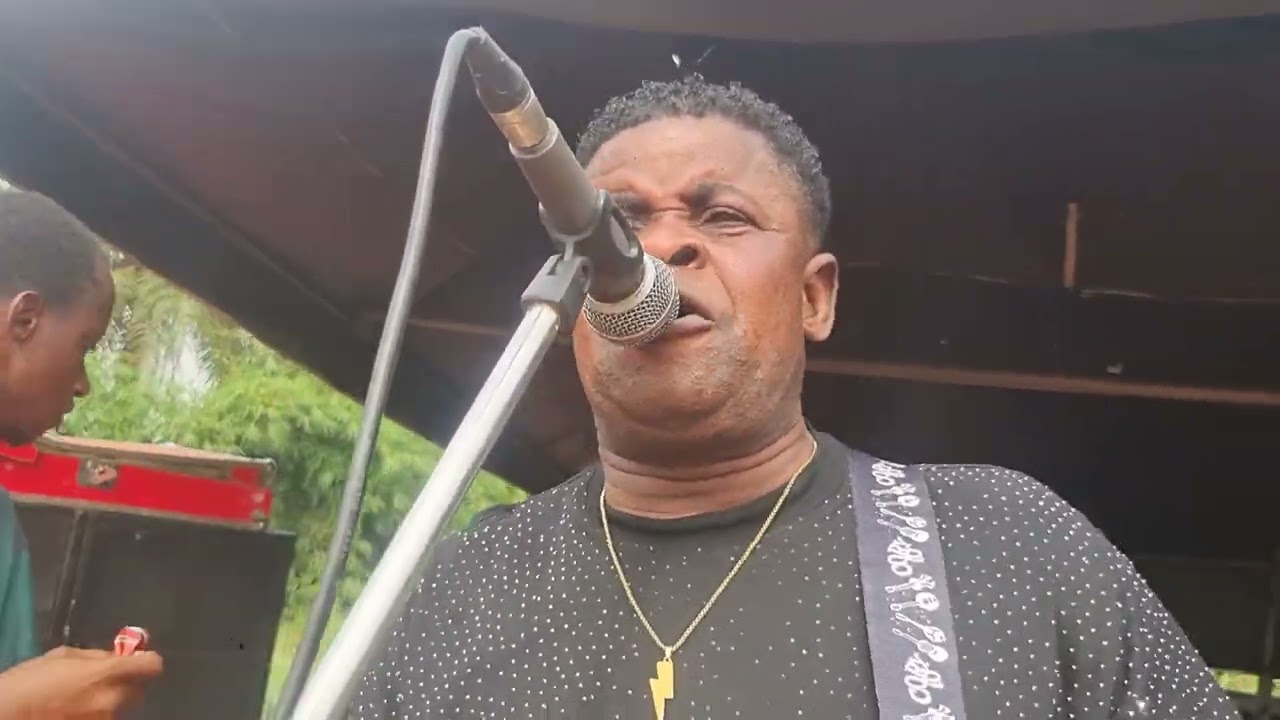 Olaye Robinson aka ekaba master latest live show at oza nogogo community stay connected 