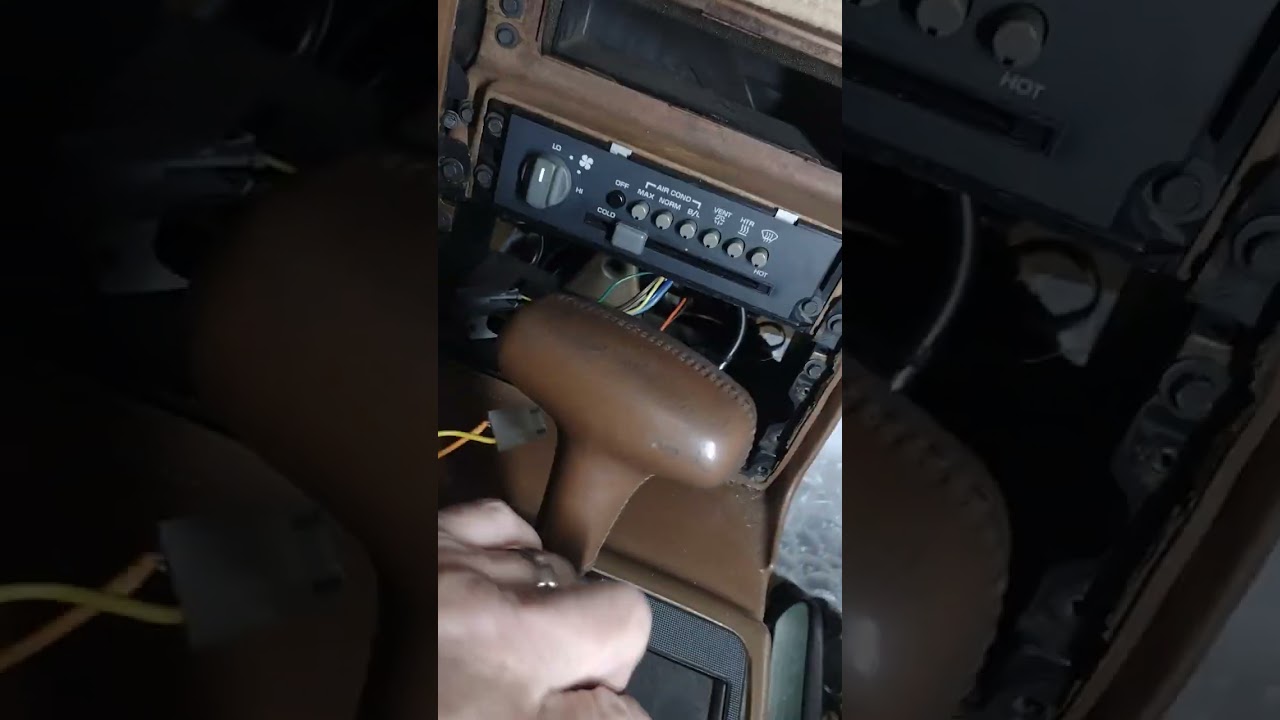 1988 Fiero radio 