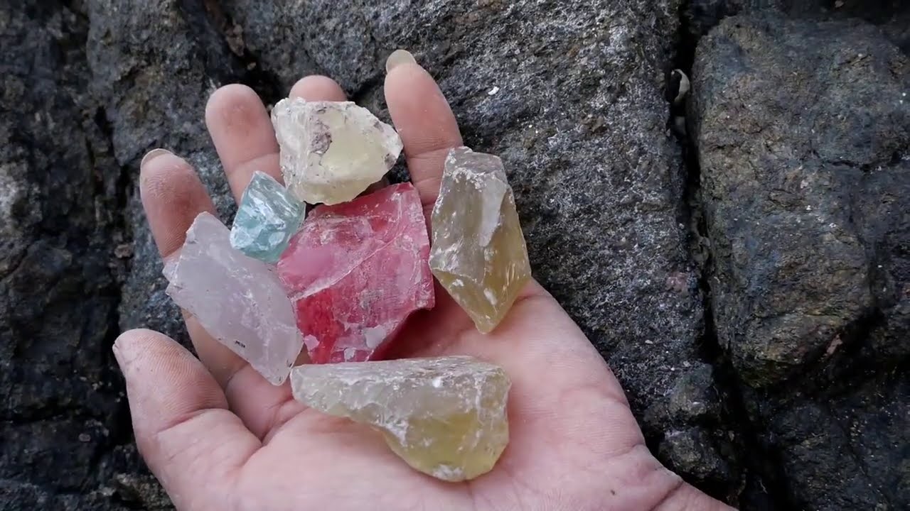 Citrine/green crystal/red agate/gemstone, the harvest in the quartz mine is amazing
