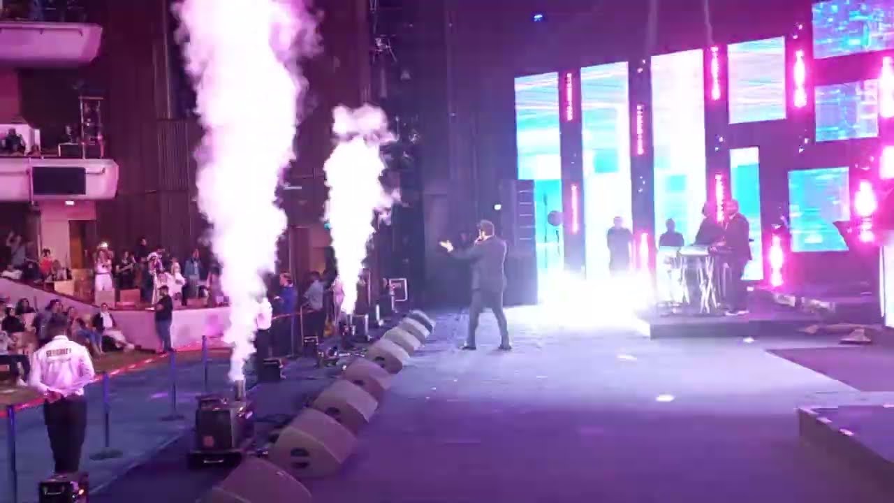 تامر حسني حفلة جده - #الحفلة live concert #الحفلة 😍⁦❤️⁩🎶 - live_concert#تامر حسني حفلة Tamer Hosny