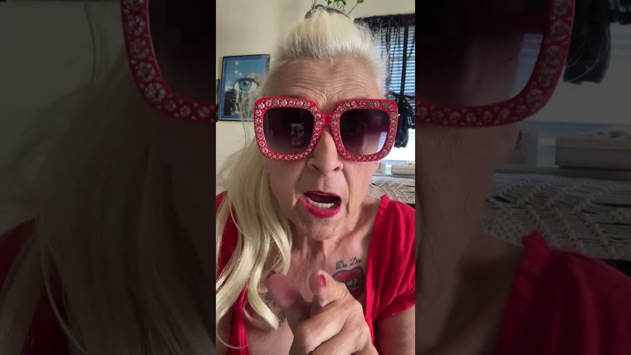 Nice short red dress/ yard sale check it out😎😜👄👄💄