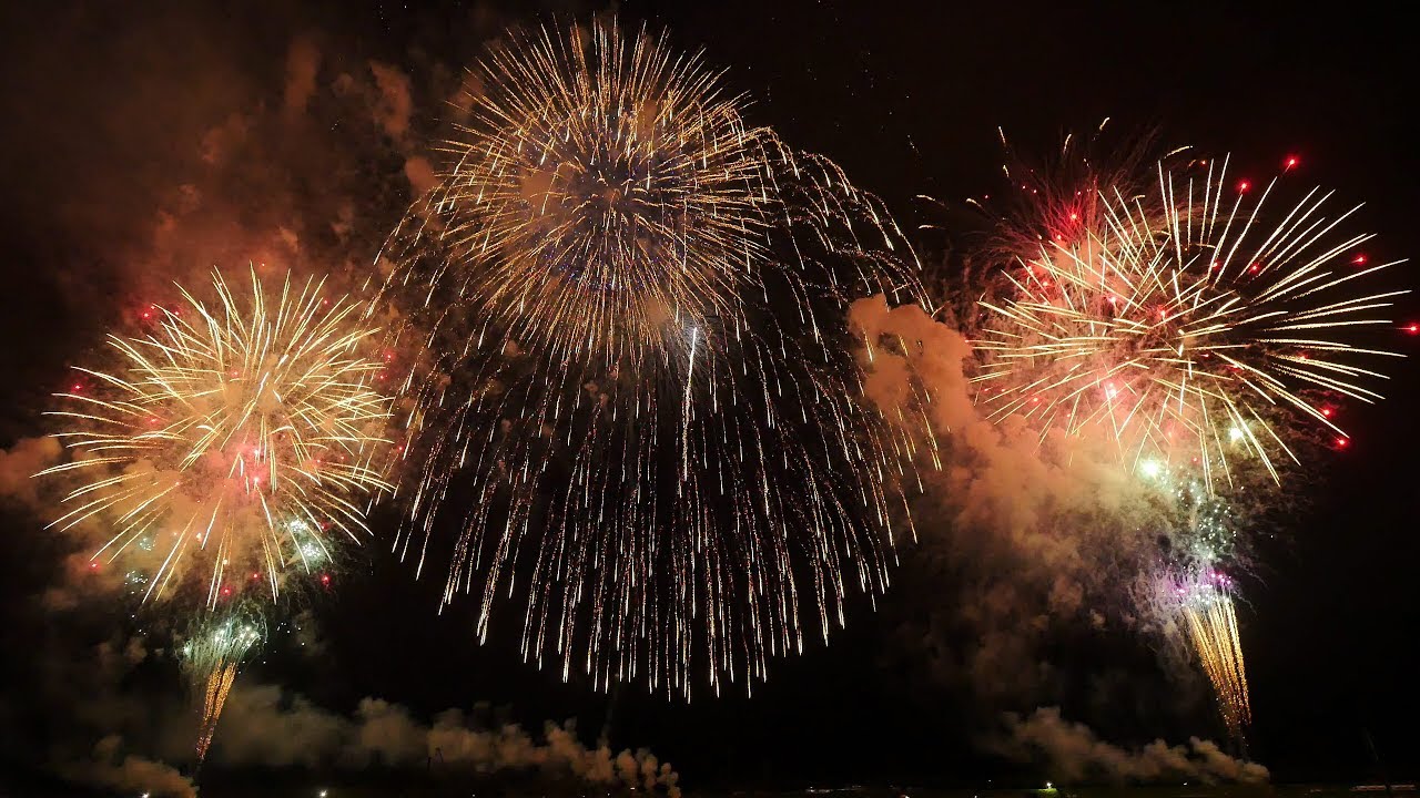 2018大曲の花火 フィナーレの特大スターマイン+花火師さん有難う　　The fireworks event most famous in Japan