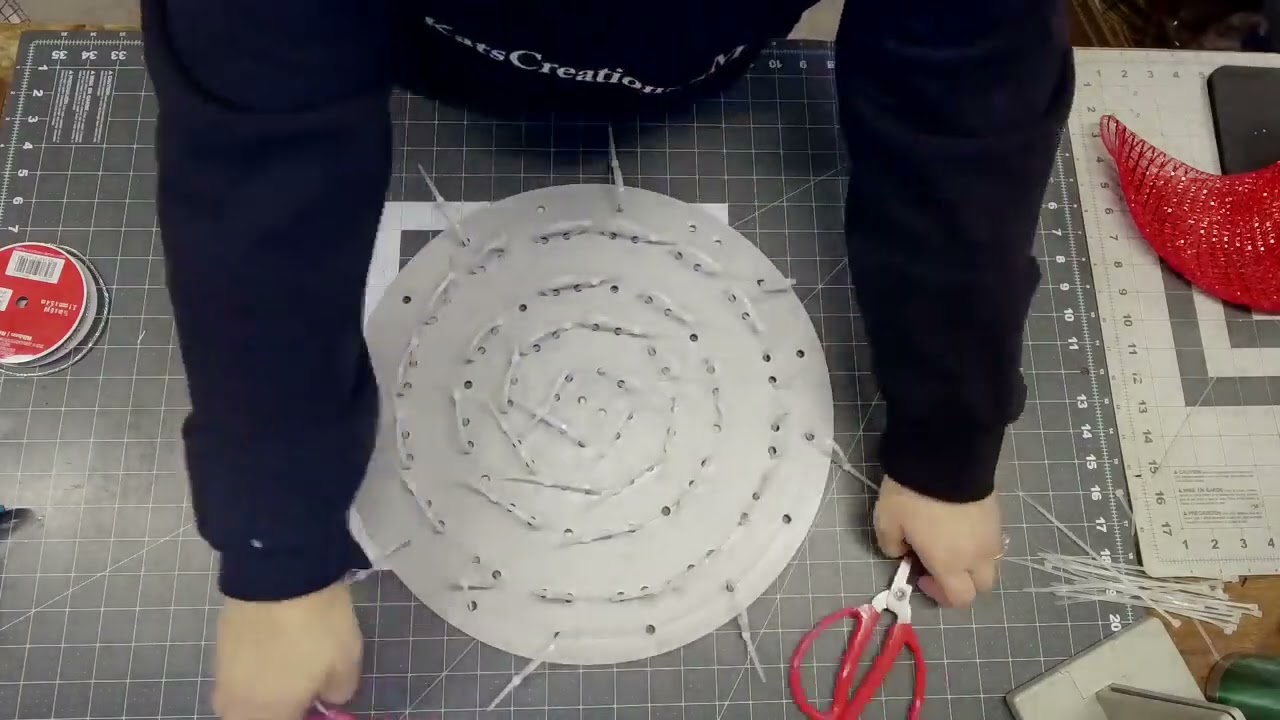 How to Make a Red Rose Deco Mesh Wreath