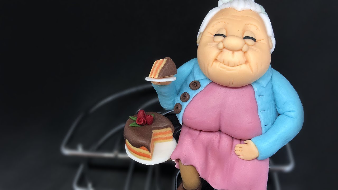 Grandma with cake | FONDANT TOPPER