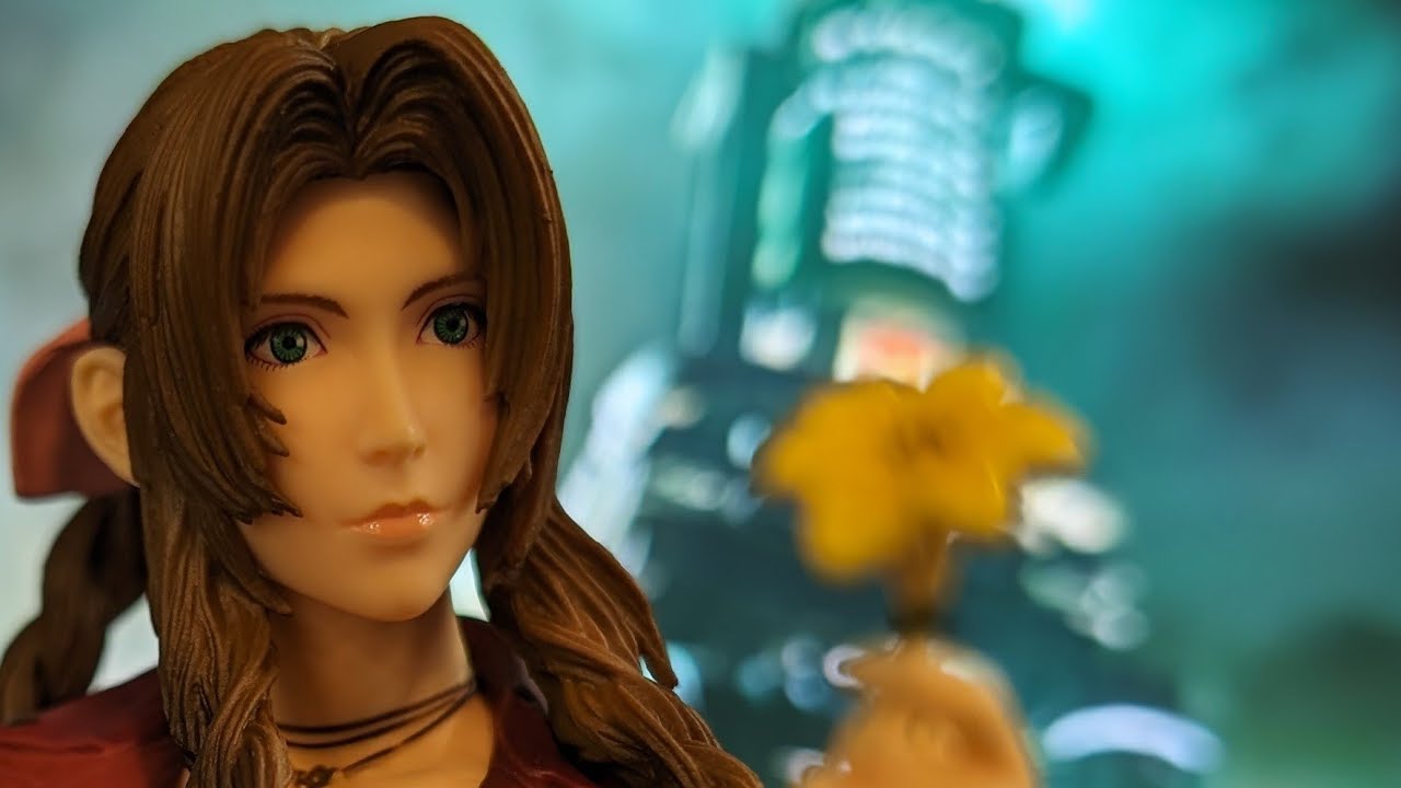 Final Fantasy 7 Remake Aerith Gainsborough by Play Arts Kai Figure Review