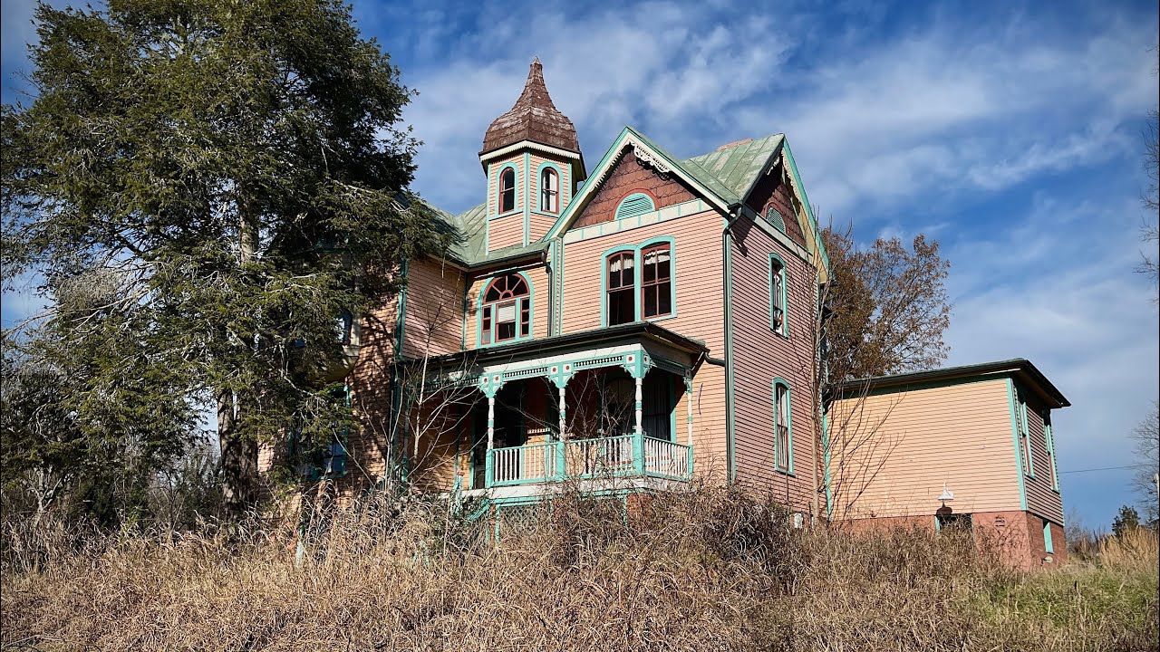 The Totally Breathtaking Abandoned Principals Mansion Down South Left Frozen in Time *Built 1902