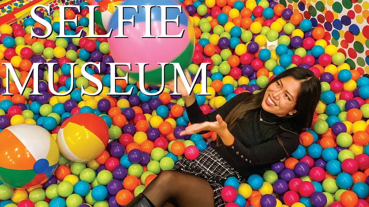 SELFIE MUSEUM | Fun & Colorful Museum | Sophia in Florence : Ep. 7