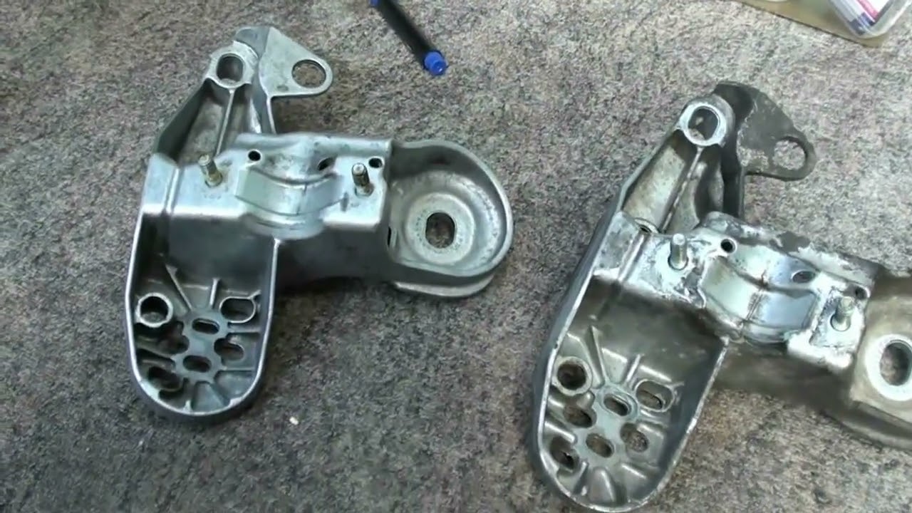Audi A6 C5 Motortartóbak csere