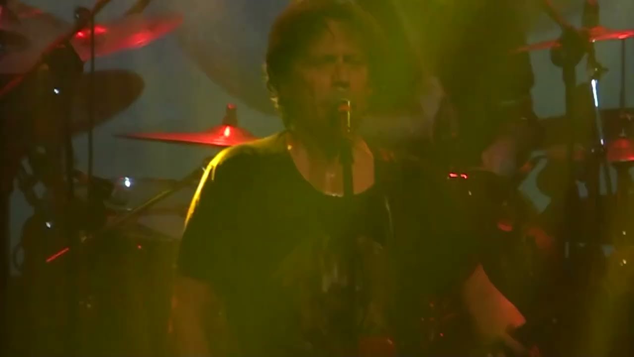 ΜΩΡΑ ΣΤΗ ΦΩΤΙΑ - Κάτω στην Πόλη Live