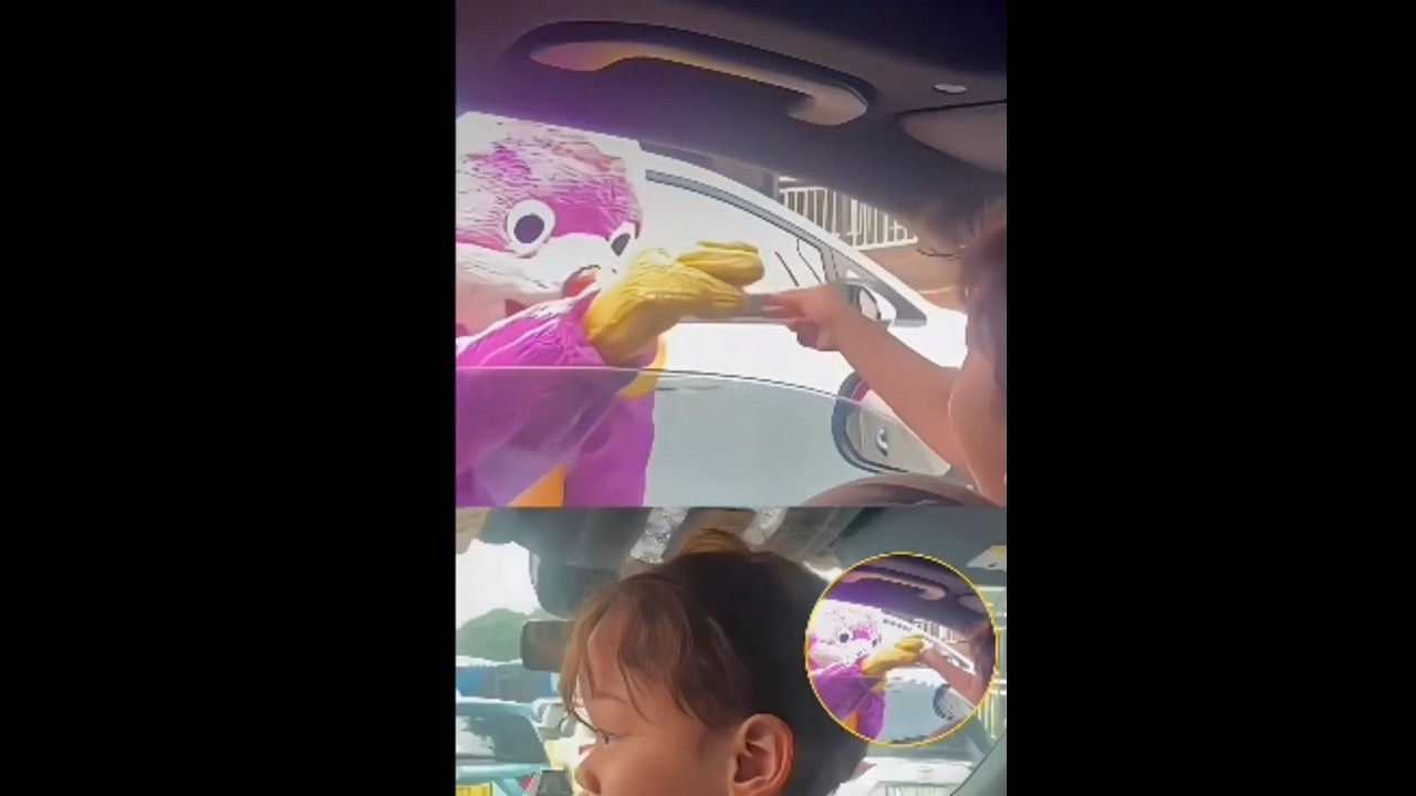 setelah beri uang, Abang takut Badut badut itu ditangkap polisi. dari mana ya Abang tahu itu