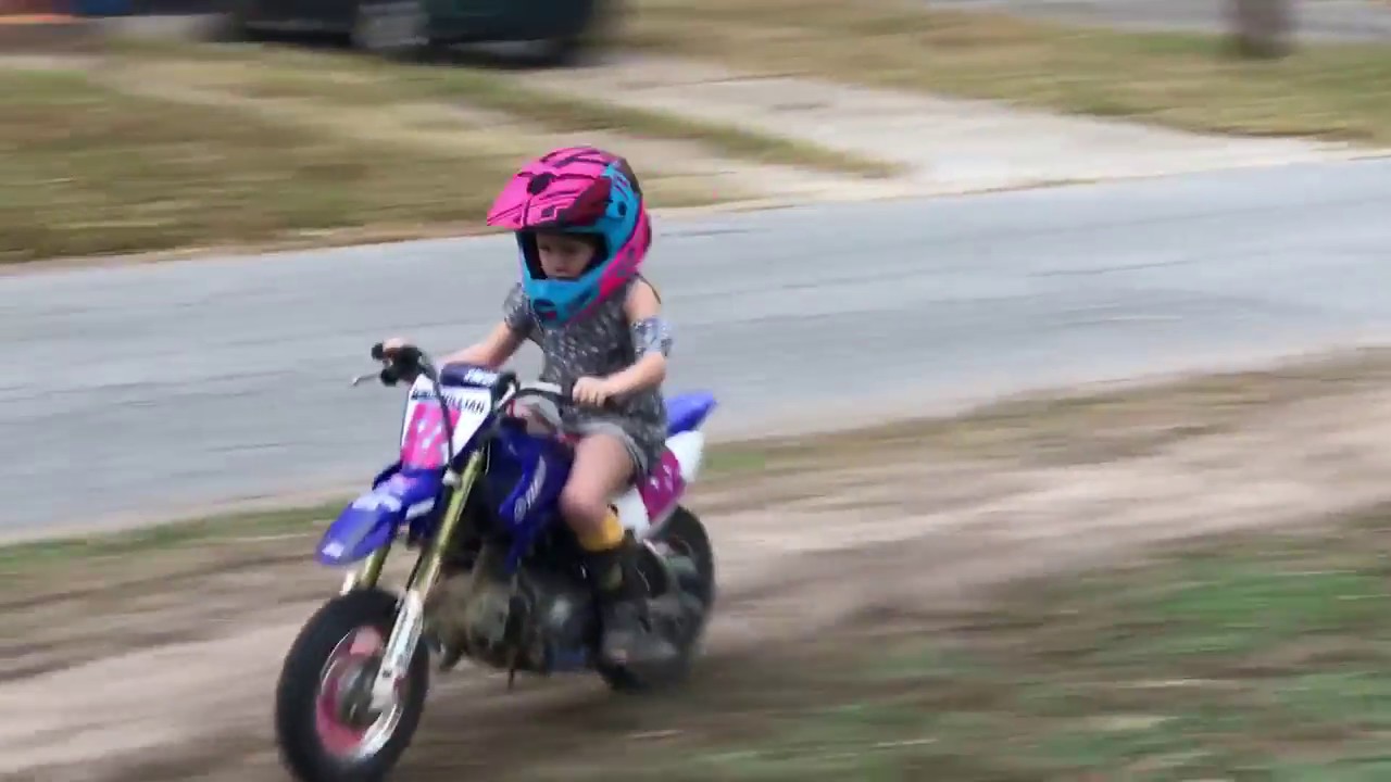 Viral video Elinor races around the yard in her dress. Here's where it all began!