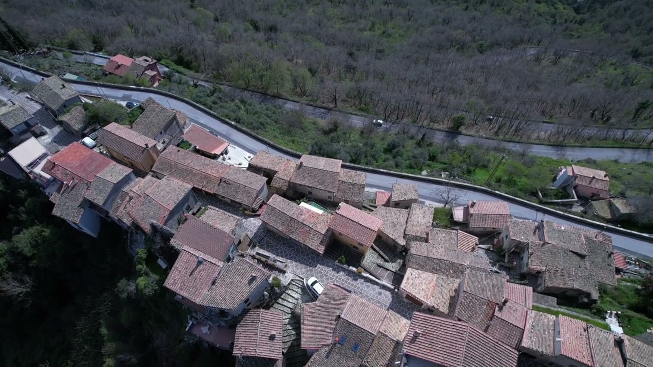 @agostinopoli1002 Rocca di Canterano dal mio alto punto di vista 🚴in bici... ovviamente