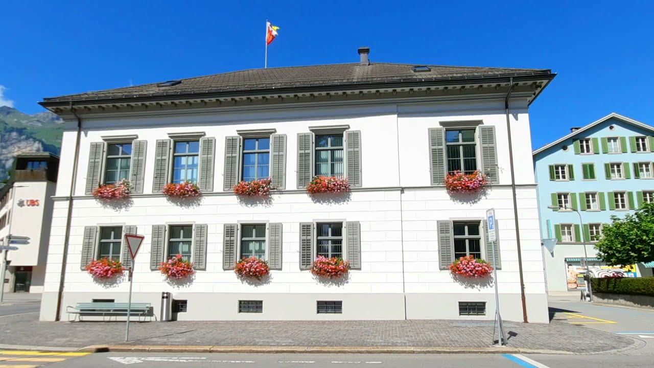 Glarus, Switzerland - Walking tour in Glarus 🇨🇭