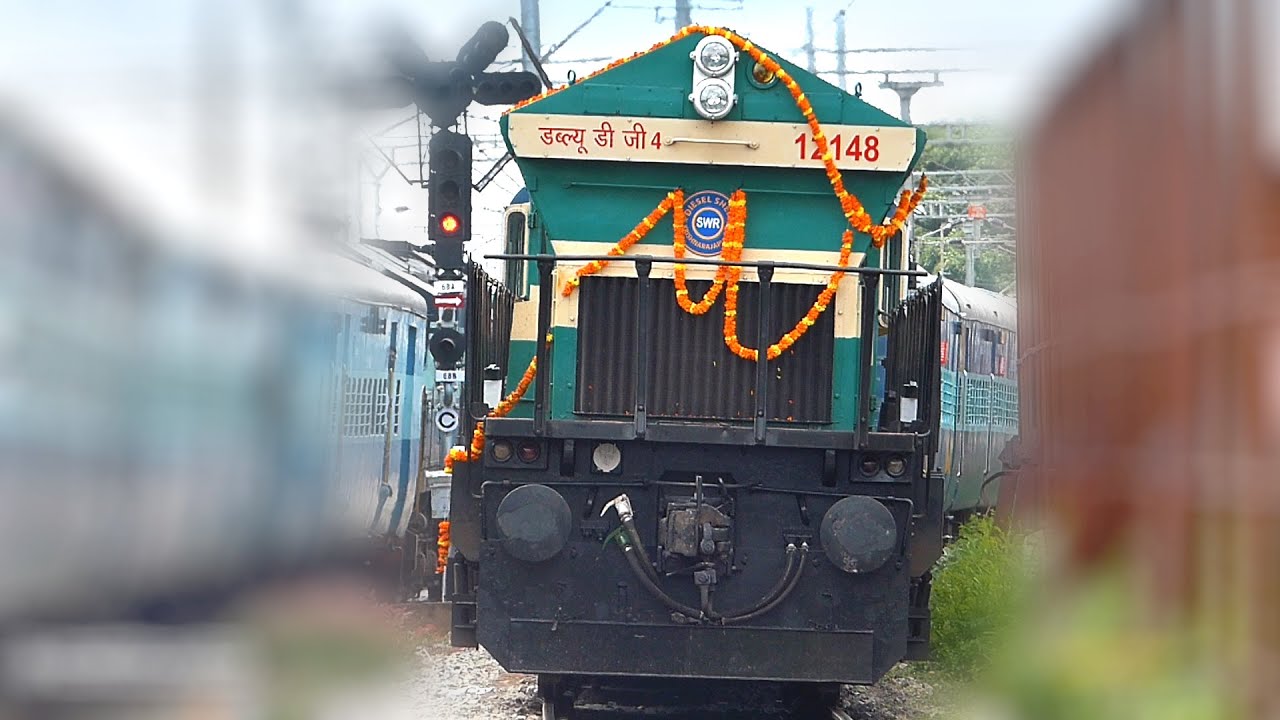ALCo - EMD Crossing : Indian Railways MYSORE - VARANASI EXPRESS