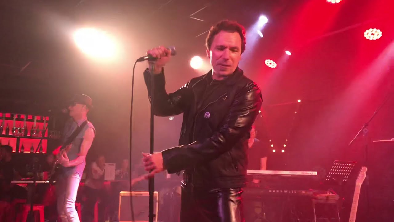 2020/03/04 PIERRE BENVENUTI - INSOLITUDES -  « À TOUT CASSER » - JOHNNY HALLYDAY